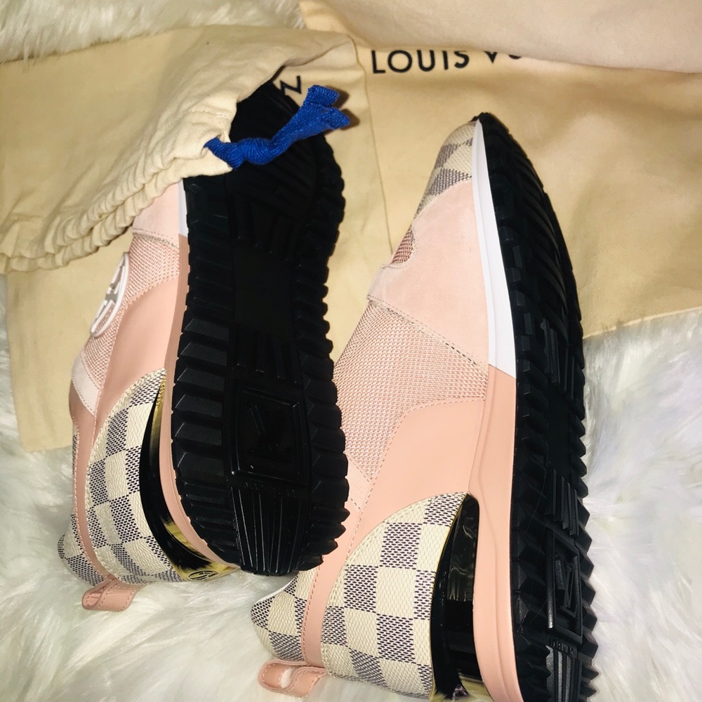 ❗️SOLD❗️Louis Vuitton run away sneaker - Picture 8 of 8